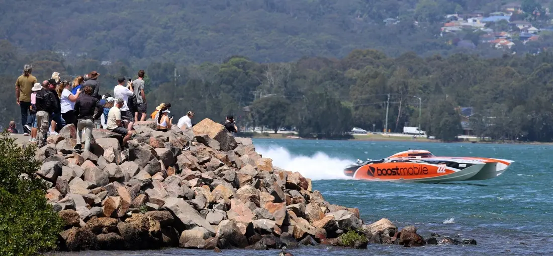 'Boost Mobile/222 Offshore'