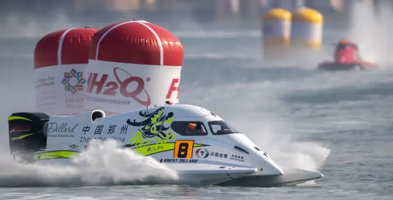 Brent Dillard's return to F1H2O racing after spinal surgery.