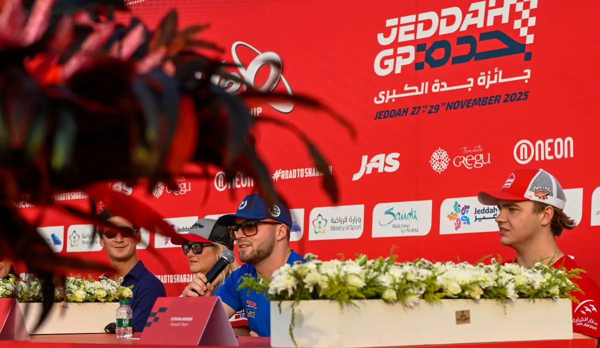 Power failure postpones practice at inaugural F1H2O Jeddah GP