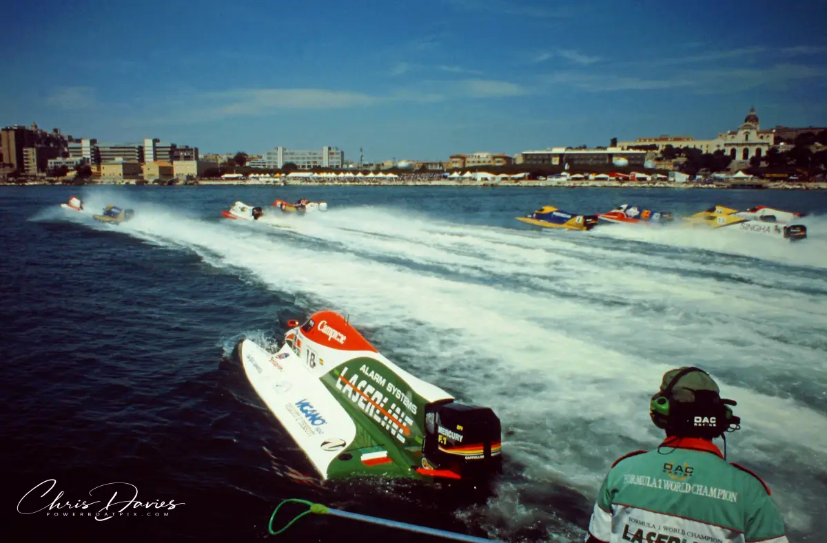 Guido Cappellini stranded on pole position at the start of the 1998 Grand Prix del Mediterraneo, Cagliari