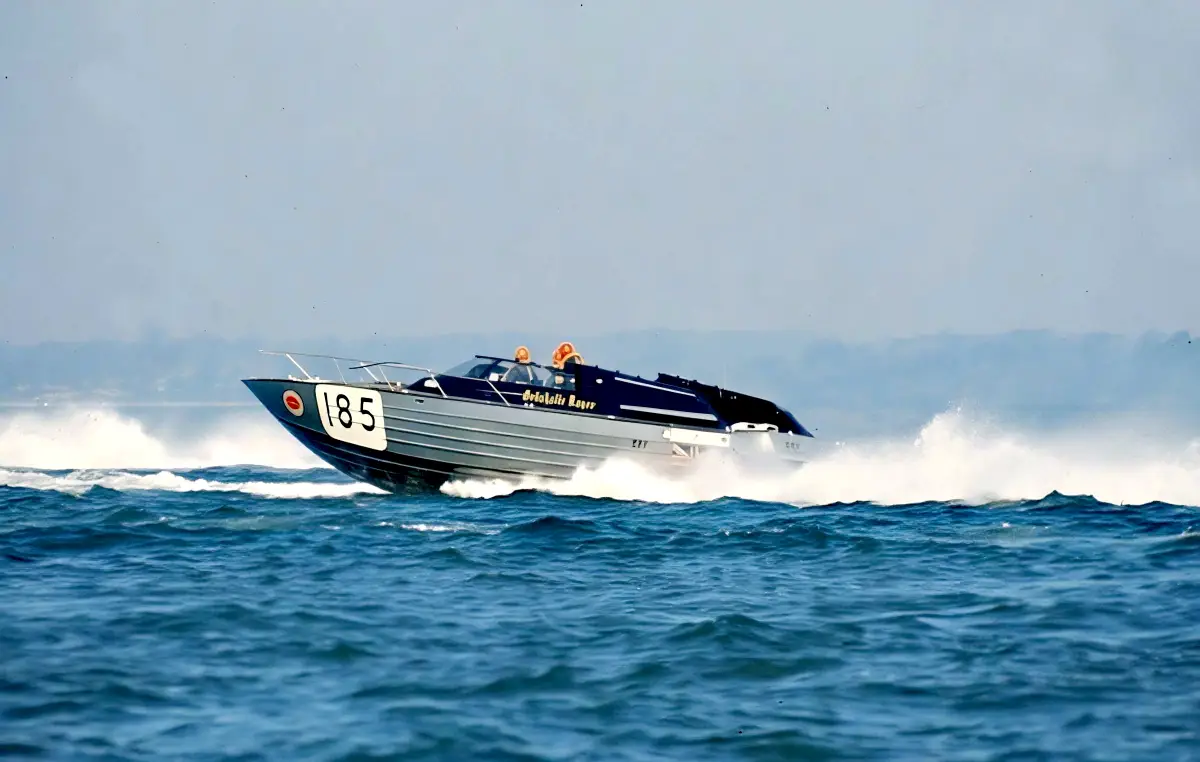 Gee 185, the aluminium Allday-built offshore racing powerboat