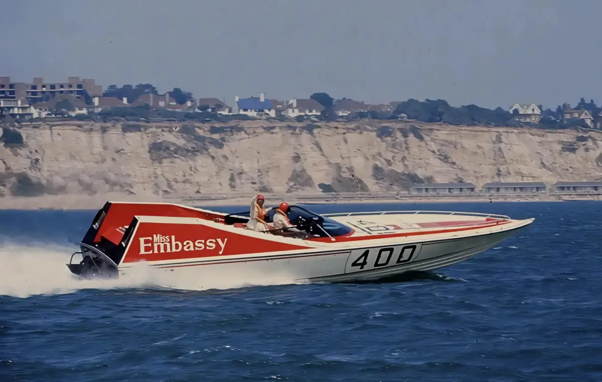 Miss Embassy, the 42-foot gas turbine-powered Planatec offshore racer