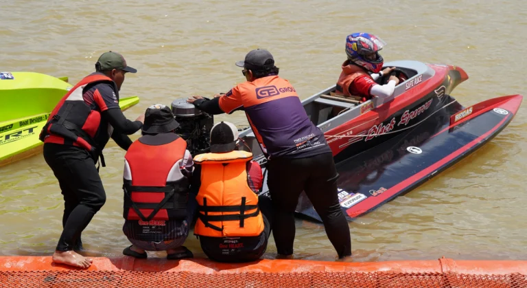 Boats lining up on the Rajang River at the 2026 Sibu International Powerboat Race, Sarawak, Malaysia