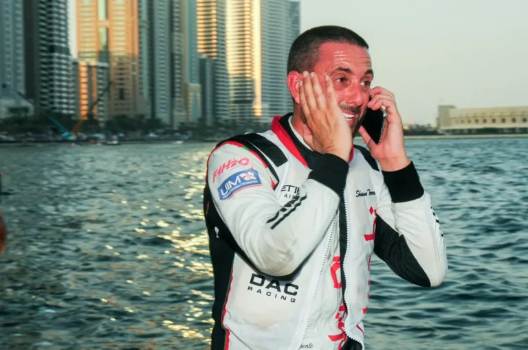 Torrente wins his first F1H2o title