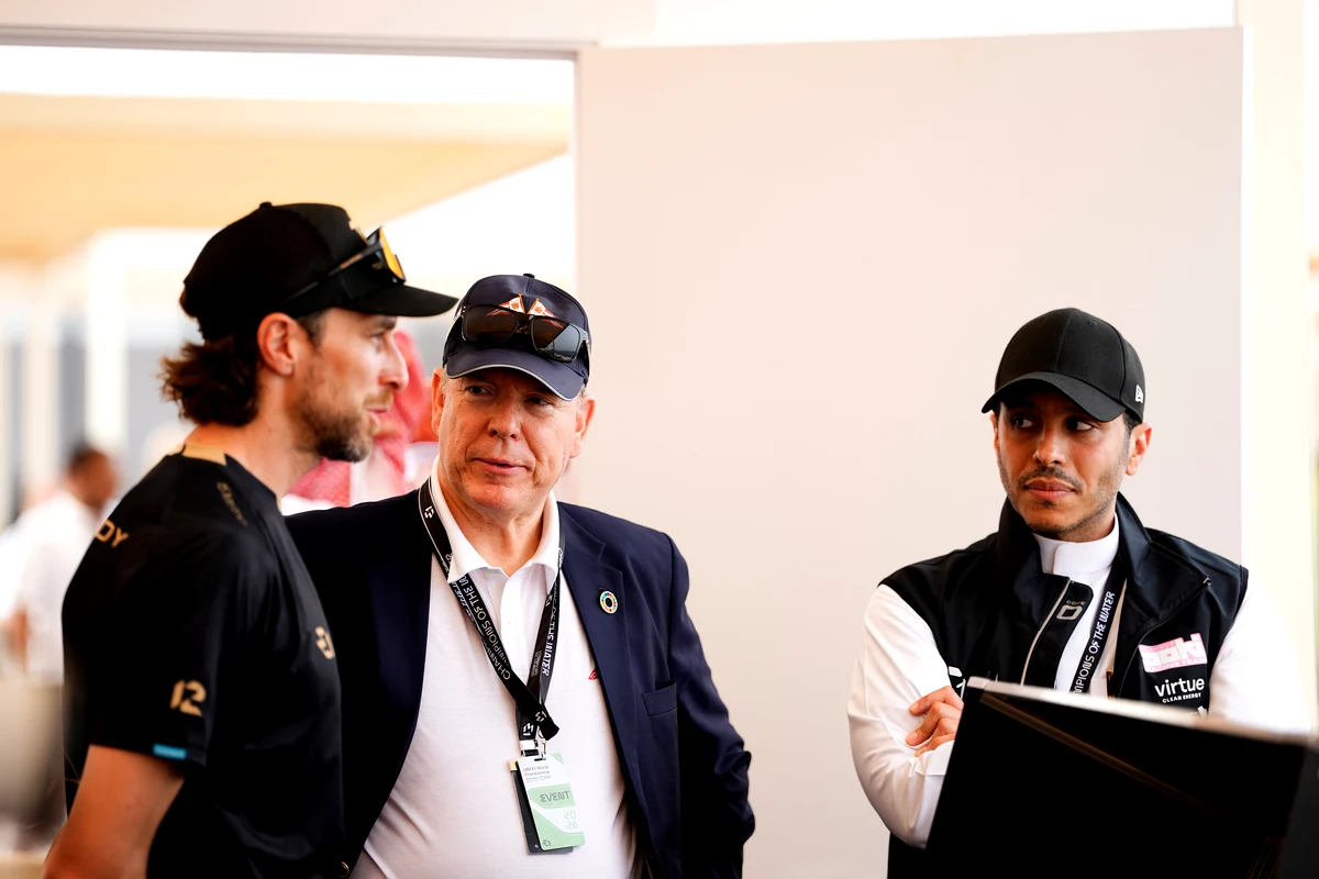 Sam Coleman with Prince Albert II of Monaco at the E1 Series Jeddah Grand Prix