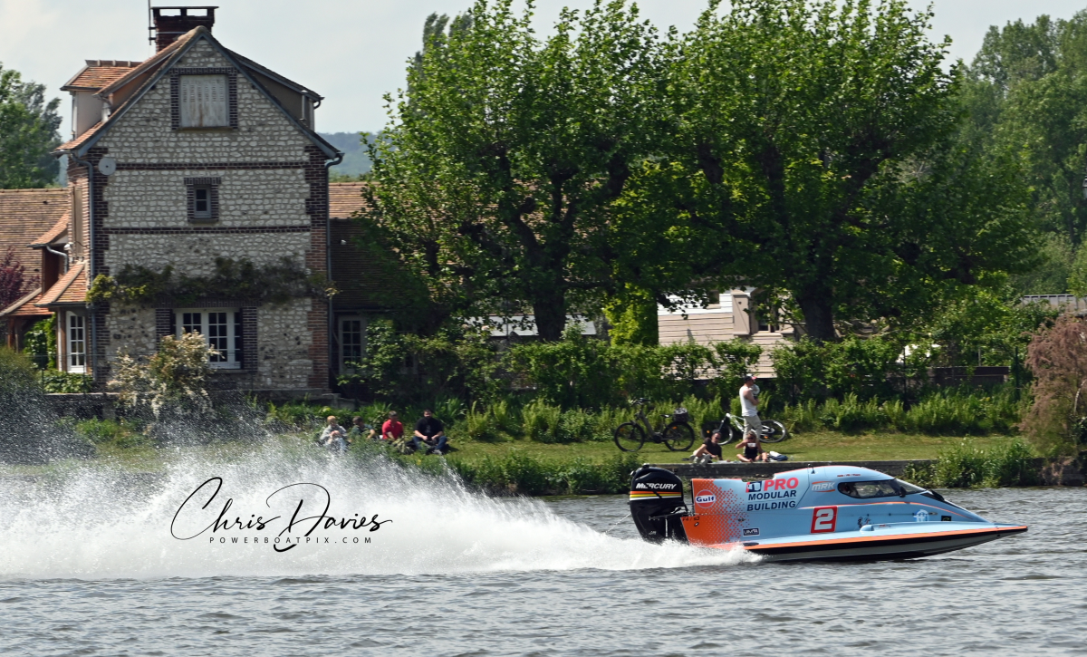 Boat 2 Team Touax MRK Racing on the River Seine at Poses during the 24 Heures Motonautiques de Normandie 2026