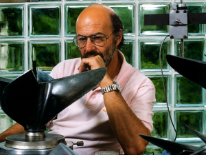 Phil Rolla with a Rolla surface-piercing propeller at his Balerna design studio, 1989