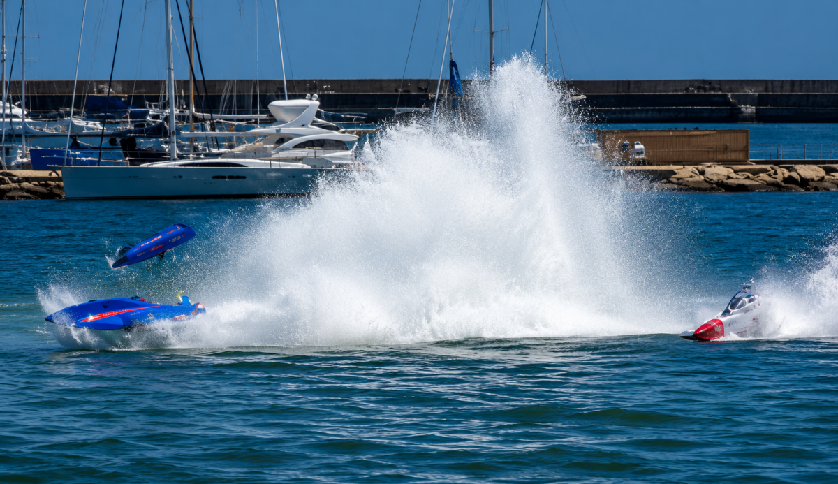 A boat barrel rolls at the Regione Sardegna Grand Prix of Italy 2026 in Cagliari