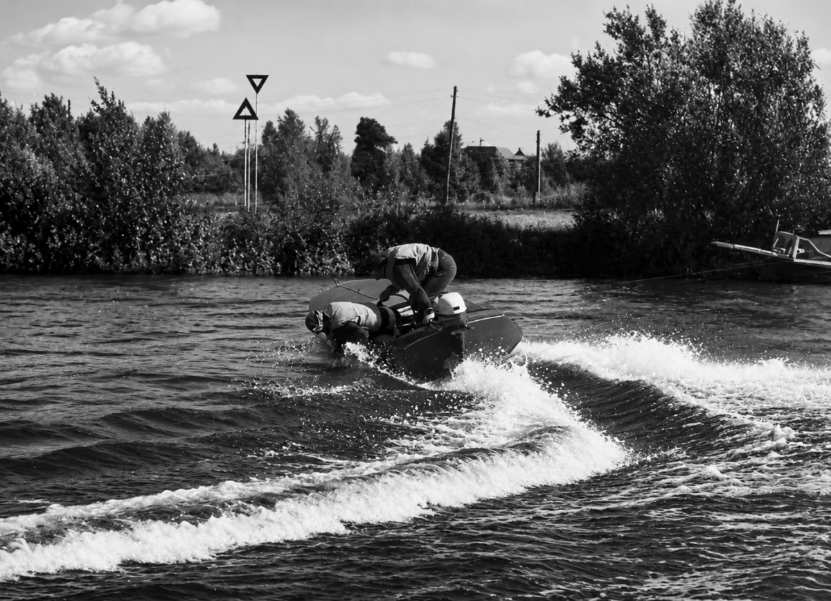 Vello Kade, Estonian powerboat racer, testing in the early 1960s