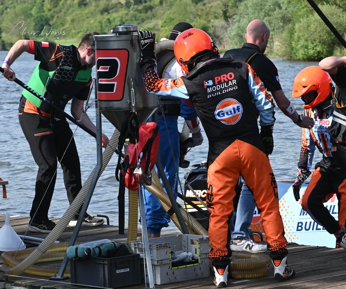 Team Touax MRK Racing crew refuel Boat 2 during Race 1 of the 24 Heures Motonautiques de Normandie 2026, Poses