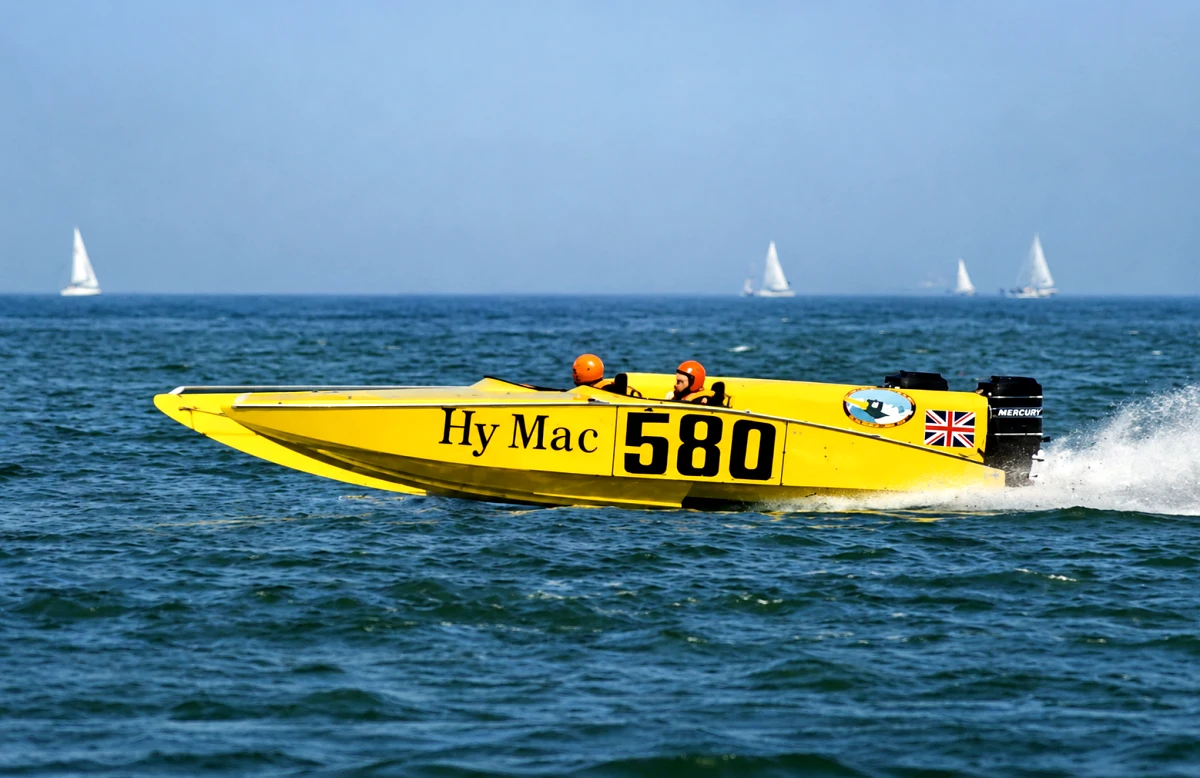Hy-Mac, Ken Cassir's Cougar Marine catamaran, racing in 1971