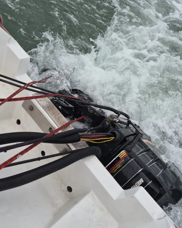 Kohaku engine hanging by cables after ship's wash impact