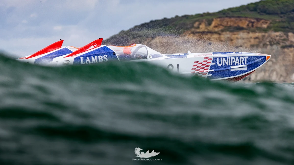 Unipart leads Lambs in close company near the cliffs at the MDL Marinas Shamrock Round the Island 2026