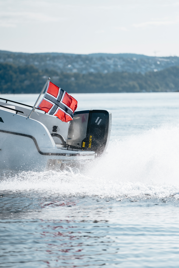 Evoy Breeze 120hp electric outboard motor
