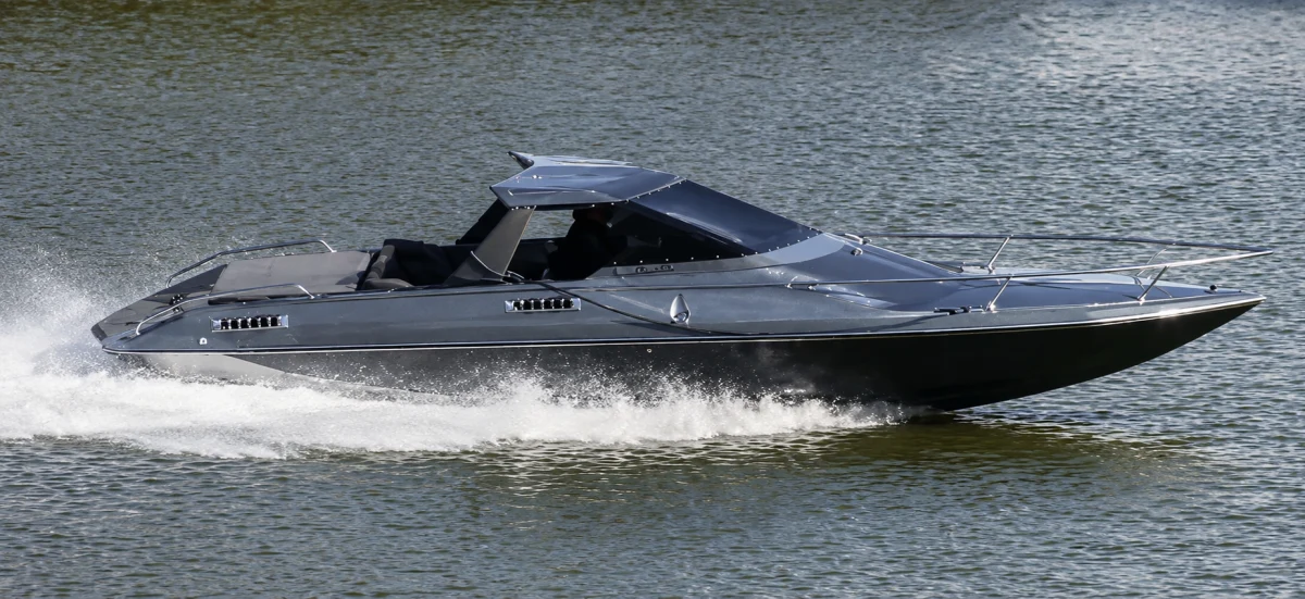 The Glastron Carlson CV23HT hard-top as used in the 1979 James Bond film Moonraker