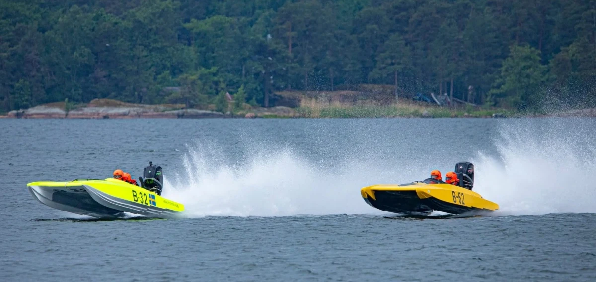 B-32 Rasmus Hamrén and Madeleine Samuelsson lead B-62 Lovisa Sahlén and Mattias Lind at the Kalkkiranta Offshore Race 2026
