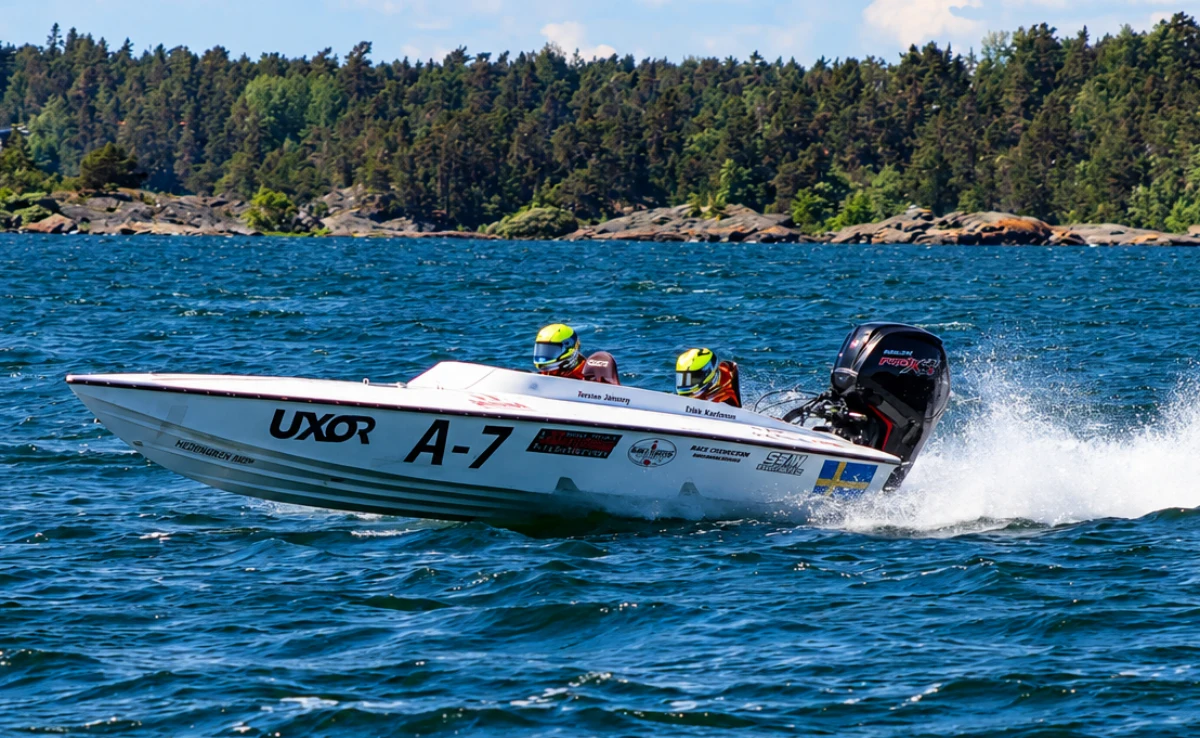 Hilmer Wiberg and Ebba Karlsson in A-7 at Vårracet ÖRK, Öregrund, 2026
