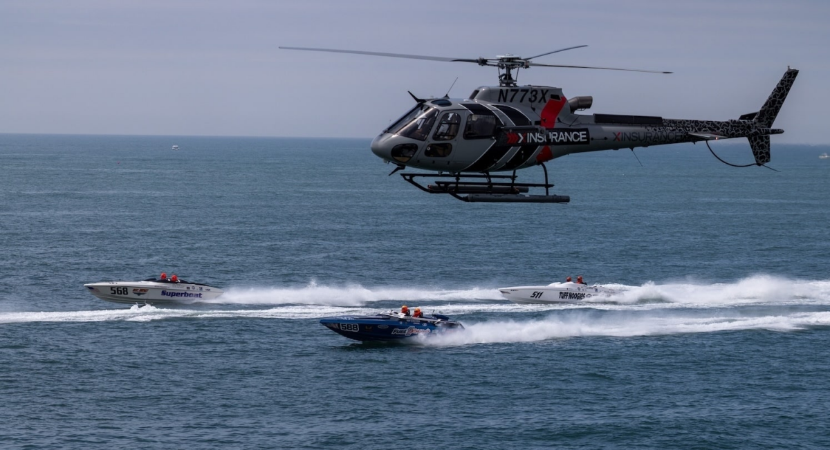XINSURANCE helicopter flies over Bracket Class 500 boats Superboat, Fuel1 Team and Tuff Noogies at Atlantic City 2026