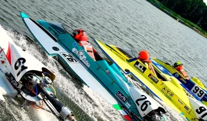 Andrea Ongari's number 26 boat leads the F.125 field at Chodziez, chased by Tobias Wahlsten's number 91