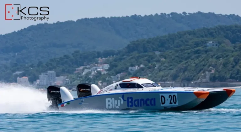 Blubanca Racing Team D-20 offshore catamaran driven by Serafino Barlesi and Joakim Kumlin
