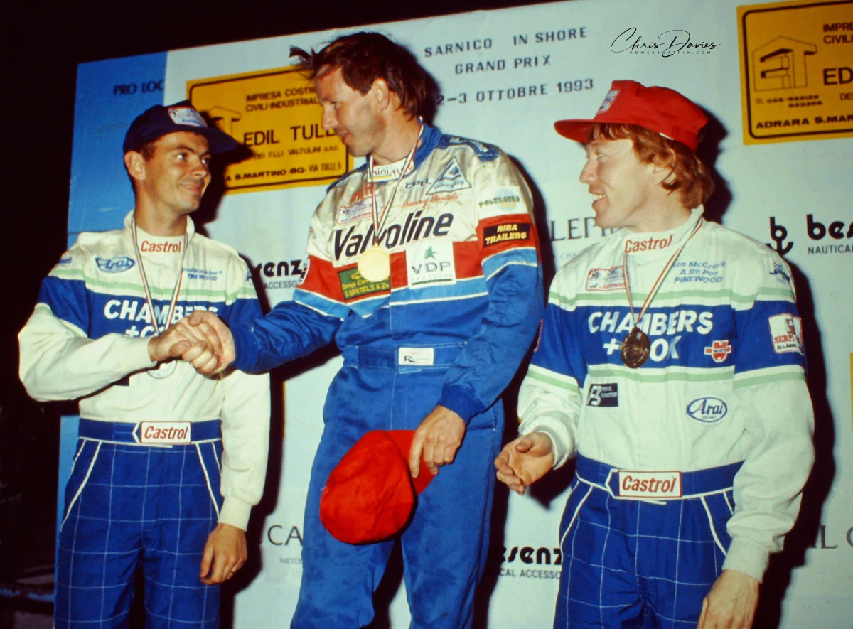 Danny Bertels shakes hands with Paul Blackburn on the UIM F3 podium in Italy, 1993