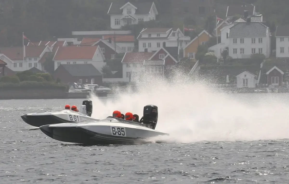 B-85 and B-61 racing in Race 1 of Class 3B at the UIM Offshore World Championship in Arendal