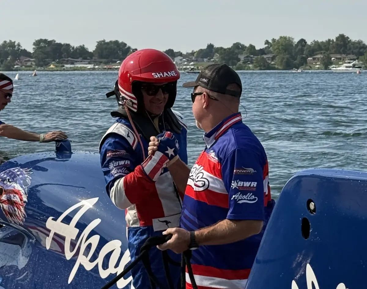 Jimmy Shane and Bruce Ratchford celebrate the U-27 Miss Apollo win at the 2026 Apollo Columbia Cup