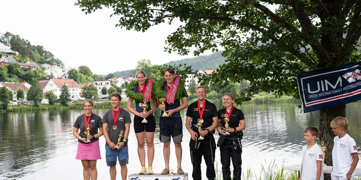 Class 3B podium at Tvedestrand: Rasmus Hamren and Madeleine Samuelsson, champions