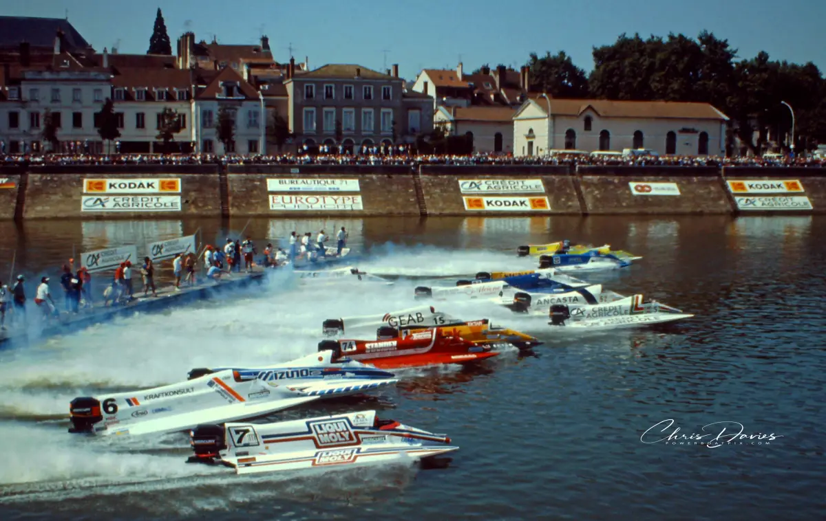 Formula 1 Powerboats at the start in Chalon, France, 1992, including Fabrizio Bocca's Rainbow Team boat