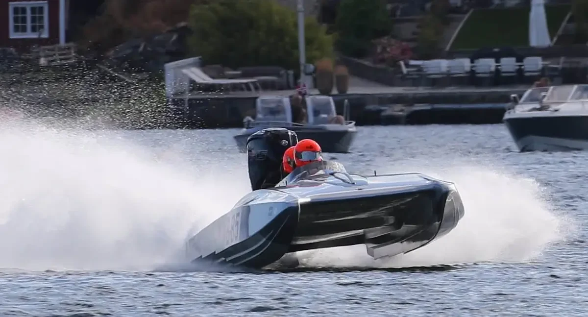 Max Samuelsson and Joel Schonerberg's B-85 racing to the 2026 Class 3B world title at the UIM Offshore World Championship in Arendal