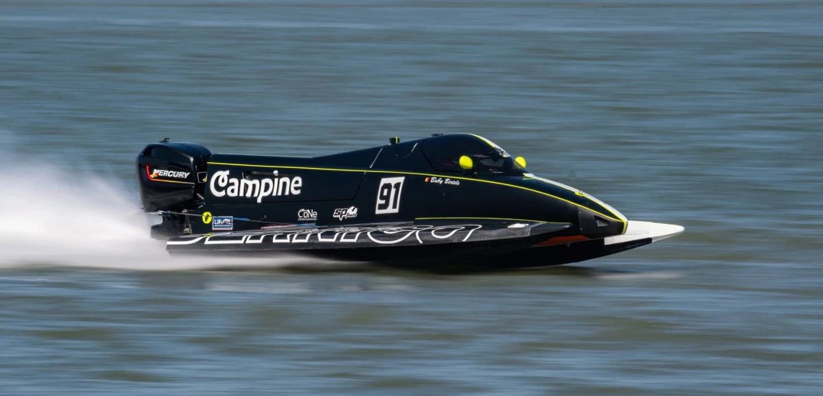 Buby Bertels racing the Campine-sponsored UIM F2 boat, number 91