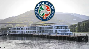 Boat moored on the River Douro at Peso da Régua, host venue for Round 4 of the 2026 UIM F2 World Championship