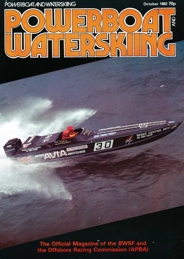 Phantom 25 race boat Miss Avia Watches at speed throwing spray