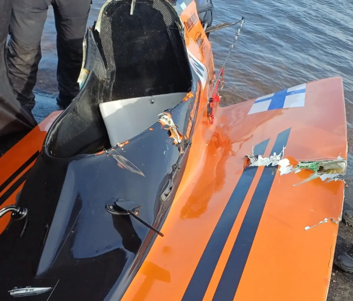 Collision damage to the cockpit and deck of Lenni Strandberg's orange GT30 race boat after the accident at Kotka
